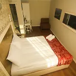 Venue Old 2*